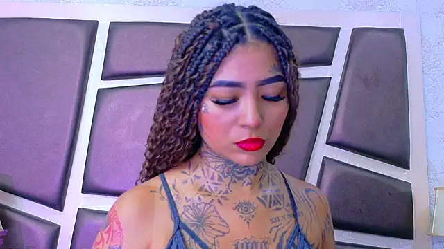 EmilieLake online show from May 20, 2026, 9:45 pm