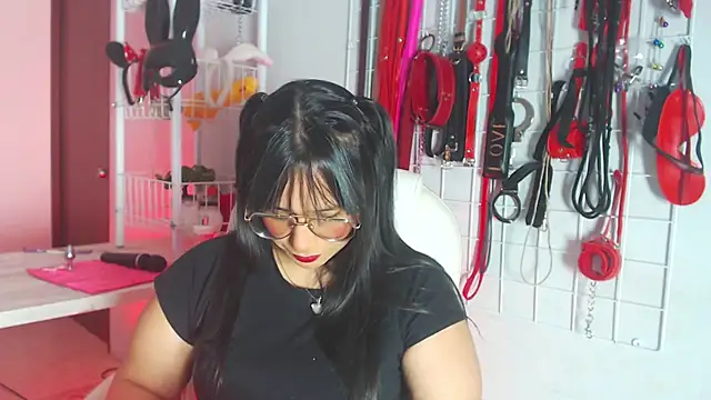 Snapshot of _adahara_queen chatting on November 28, 2025, 4:01 am adahara queen online show from November 28, 2025, 4:01 am