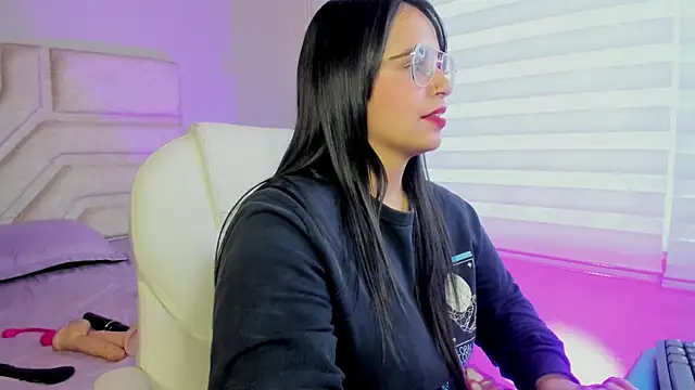 Snapshot of _adahara_queen chatting on September 19, 2025, 3:49 pm adahara queen online show from September 19, 2025, 3:49 pm