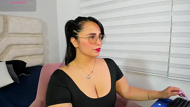 Snapshot of _adahara_queen chatting on September 11, 2025, 4:23 am adahara queen online show from September 11, 2025, 4:23 am