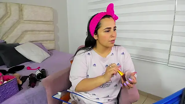 Snapshot of _adahara_queen chatting on September 10, 2025, 4:00 am adahara queen online show from September 10, 2025, 4:00 am