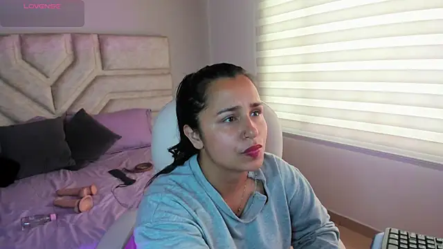 Snapshot of _adahara_queen chatting on September 28, 2025, 8:38 pm adahara queen online show from September 28, 2025, 8:38 pm