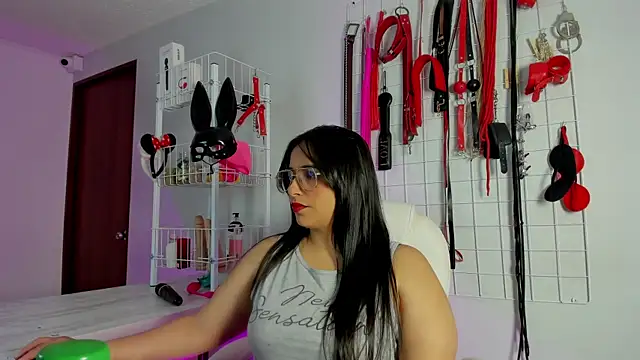 Snapshot of _adahara_queen chatting on November 11, 2025, 4:18 am adahara queen online show from November 11, 2025, 4:18 am