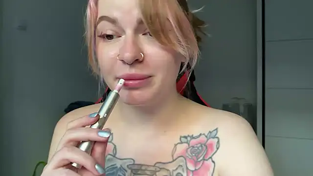 Mia Kamp online show from June 4, 2026, 5:39 pm