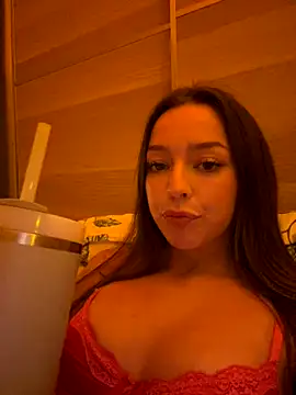 Snapshot of LillieOlive chatting on September 28, 2025, 9:11 pm LillieOlive online show from September 28, 2025, 9:11 pm