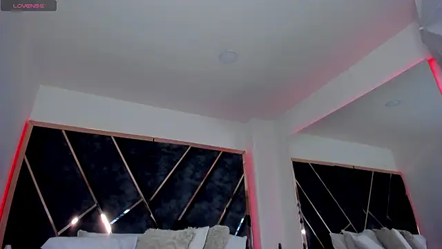 Snapshot of SusanaHenao chatting on December 18, 2025, 5:06 pm SusanaHenao online show from December 18, 2025, 5:06 pm