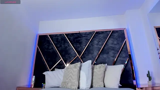 Snapshot of SusanaHenao chatting on December 15, 2025, 5:41 pm SusanaHenao online show from December 15, 2025, 5:41 pm