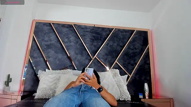 Snapshot of SusanaHenao chatting on December 2, 2025, 7:37 pm SusanaHenao online show from December 2, 2025, 7:37 pm