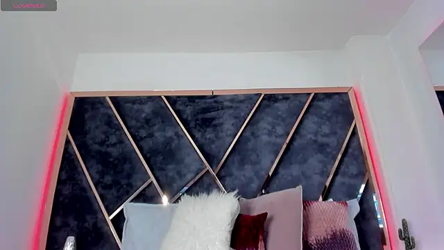 Snapshot of SusanaHenao chatting on October 11, 2025, 3:24 pm SusanaHenao online show from October 11, 2025, 3:24 pm