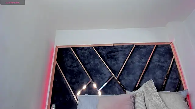 Snapshot of SusanaHenao chatting on November 22, 2025, 4:06 pm SusanaHenao online show from November 22, 2025, 4:06 pm