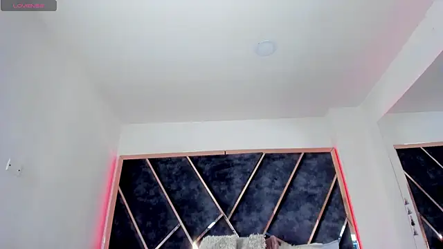 Snapshot of SusanaHenao chatting on November 21, 2025, 5:12 pm SusanaHenao online show from November 21, 2025, 5:12 pm