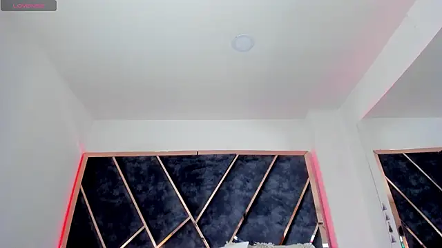 Snapshot of SusanaHenao chatting on December 19, 2025, 3:47 pm SusanaHenao online show from December 19, 2025, 3:47 pm