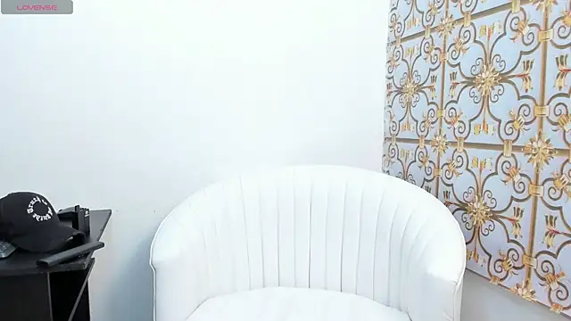 Snapshot of LittleDanny_ chatting on November 14, 2025, 3:48 pm LittleDanny online show from November 14, 2025, 3:48 pm