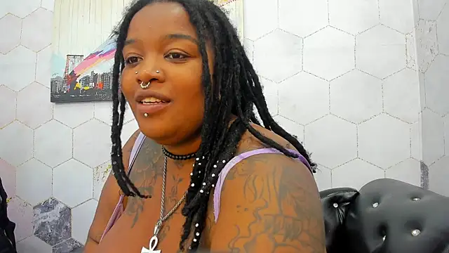 Snapshot of Anaa_Fuentess chatting on October 2, 2025, 12:08 pm Anaa Fuentess online show from October 2, 2025, 12:08 pm