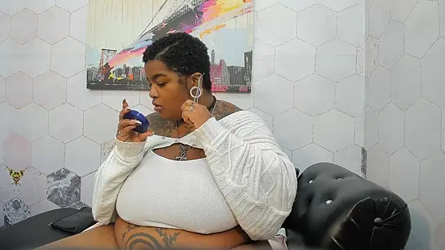 Snapshot of Anaa_Fuentess chatting on July 8, 2026, 11:33 am Anaa Fuentess online show from July 8, 2026, 11:33 am