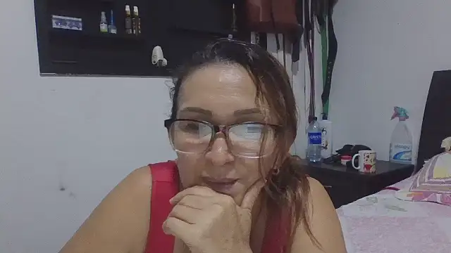 Snapshot of MiaVega chatting on November 2, 2025, 10:26 pm MiaVega online show from November 2, 2025, 10:26 pm