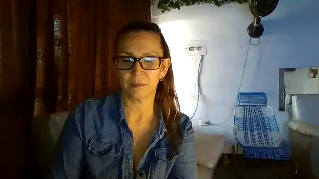Snapshot of MiaVega chatting on January 13, 2026, 3:49 pm MiaVega online show from January 13, 2026, 3:49 pm