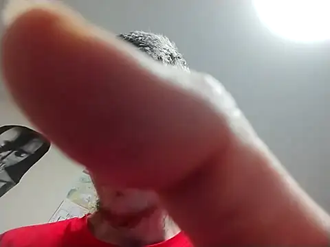 jizzyglizzy92 online show from September 13, 2025, 11:38 pm