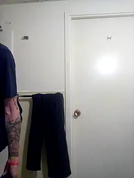 jizzyglizzy92 online show from February 22, 2026, 2:36 am