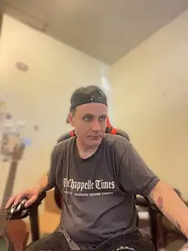 NicPolaris online show from April 18, 2026, 7:40 pm