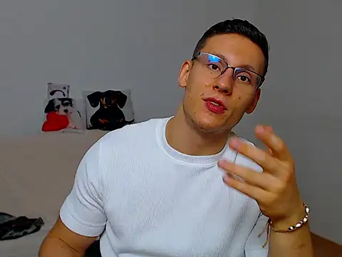 ZeinMiracles online show from September 19, 2025, 9:41 pm