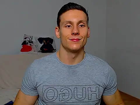 ZeinMiracles online show from October 4, 2025, 9:05 pm