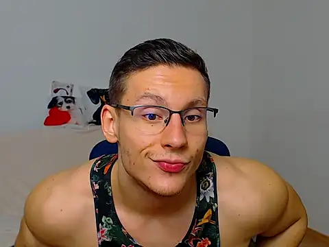 ZeinMiracles online show from September 28, 2025, 6:37 pm