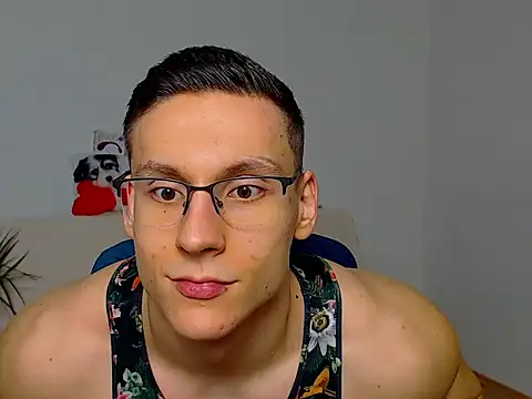 ZeinMiracles online show from October 18, 2025, 7:16 pm