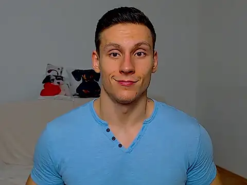 ZeinMiracles online show from October 6, 2025, 8:31 pm