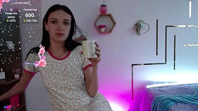 AuroraHans1 online show from April 18, 2026, 1:24 pm