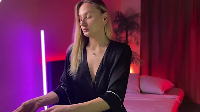LovaMay online show from May 31, 2026, 2:06 am