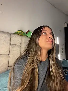 Snapshot of AnnyLopezzz_ chatting on June 4, 2026, 3:17 pm AnnyLopezzz online show from June 4, 2026, 3:17 pm