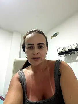 Snapshot of kattywil chatting on November 9, 2025, 11:42 pm kattywil online show from November 9, 2025, 11:42 pm