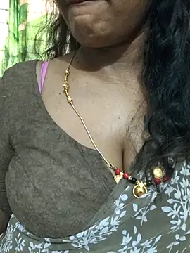 Snapshot of Spoorthi6_Kannada_Telugu chatting on November 6, 2025, 5:00 am Spoorthi6 Kannada Telugu online show from November 6, 2025, 5:00 am