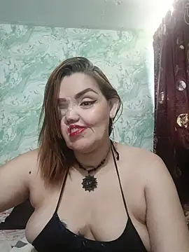 Snapshot of MayaLuna1 chatting on November 18, 2025, 5:05 pm MayaLuna1 online show from November 18, 2025, 5:05 pm