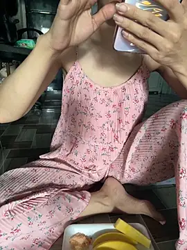 Snapshot of Yumii_09 chatting on December 3, 2025, 5:52 am Yumii 09 online show from December 3, 2025, 5:52 am