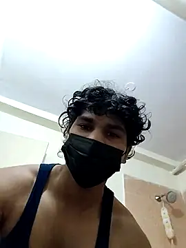 Snapshot of Goodmens5 chatting on March 4, 2026, 6:37 pm Goodmens5 online show from March 4, 2026, 6:37 pm
