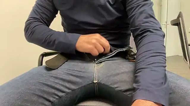 harrys74 online show from October 13, 2025, 9:11 am