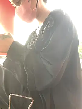 Tieuvi 18 online show from October 29, 2025, 12:09 am