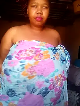 Curvycandy95 online show from September 22, 2025, 5:13 am