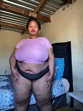 Snapshot of Curvycandy95 chatting on July 18, 2026, 9:18 am Curvycandy95 online show from July 18, 2026, 9:18 am