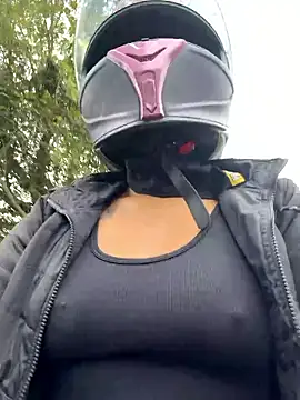 AlannaEvons online show from January 12, 2026, 4:14 pm