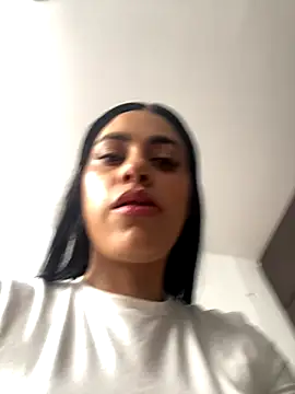 AlannaEvons online show from November 3, 2025, 7:17 pm