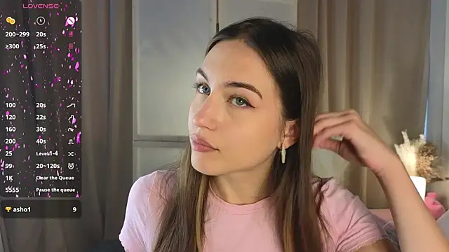 Moonlight1Sonata1 online show from September 18, 2025, 9:12 am