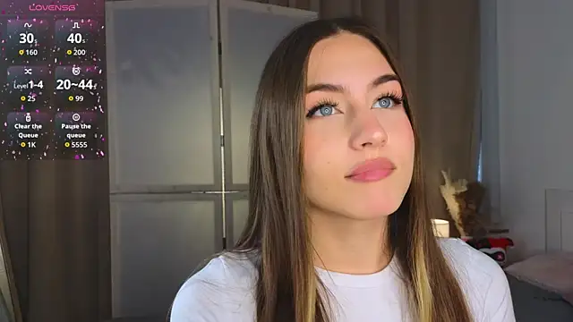 Moonlight1Sonata1 online show from October 16, 2025, 9:06 am