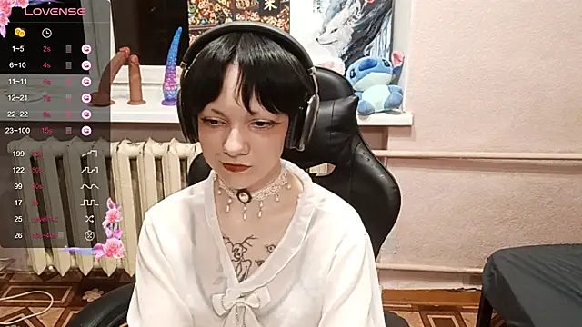 ChaeTrier online show from November 13, 2025, 4:11 pm