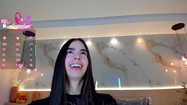 Snapshot of SolAvelar chatting on March 3, 2026, 1:23 am SolAvelar online show from March 3, 2026, 1:23 am