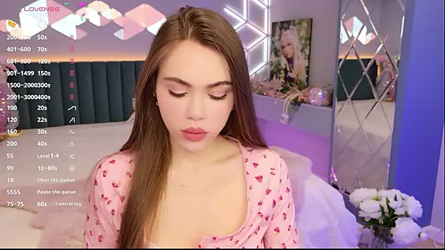 MimiFors online show from April 4, 2026, 7:31 pm