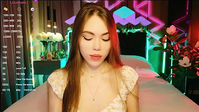 MimiFors online show from September 10, 2025, 4:39 pm