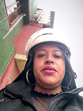 -Mia1 online show from January 12, 2026, 12:01 pm